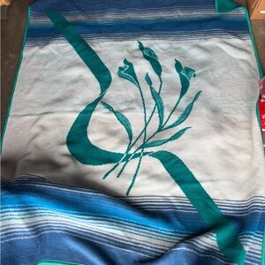 COPY - Vintage San Marcos Blanket Blue Flowers Reversible Floral Bouquet Tulips